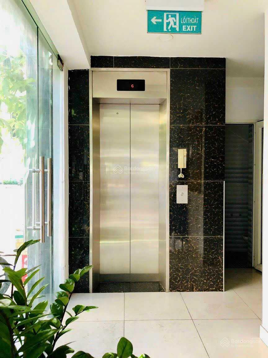 Cho thuê nhà nguyên căn góc 2 mặt tiền đường Cù Lao - Hoa Sứ phường 2, quận Phú Nhuận.